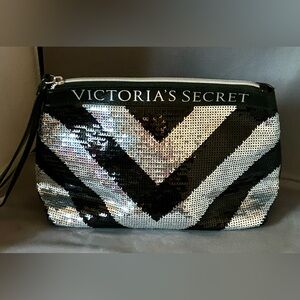 Victorias Secret SEQUINS BLING
Large Wristlet Clutch Evening
Cosmetic Bag